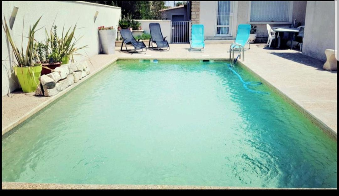 Suite Parentale Avec Petit Sejour Et Piscine 卡庞特拉 外观 照片